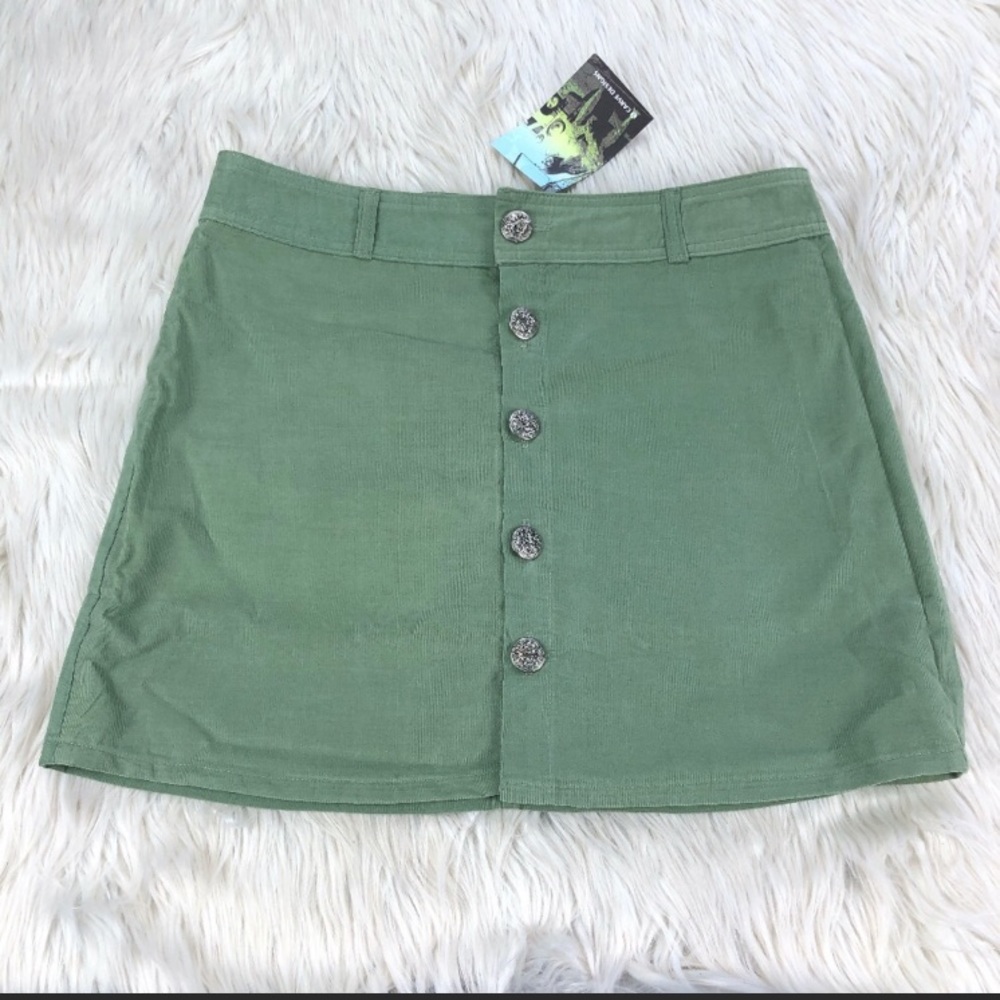 NWT Carve Designs Button Front A-line Skirt